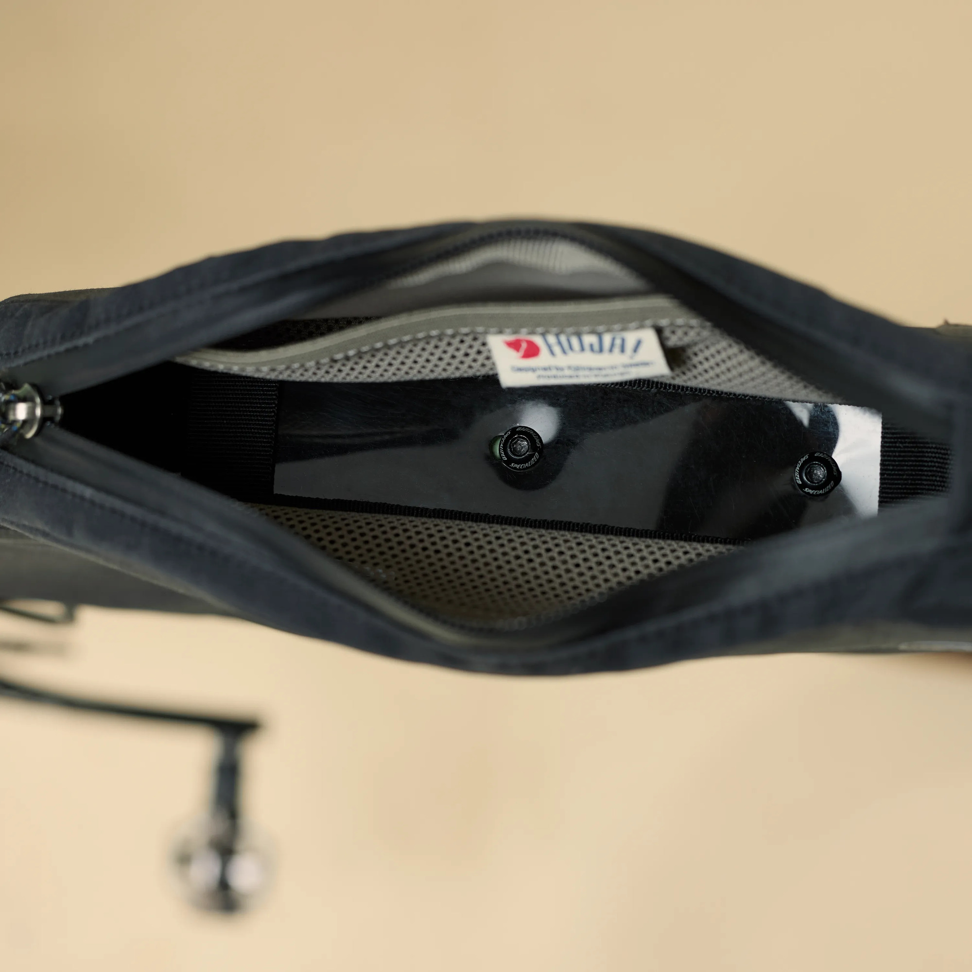 14112-hoja-top-tube-bag–1.jpg