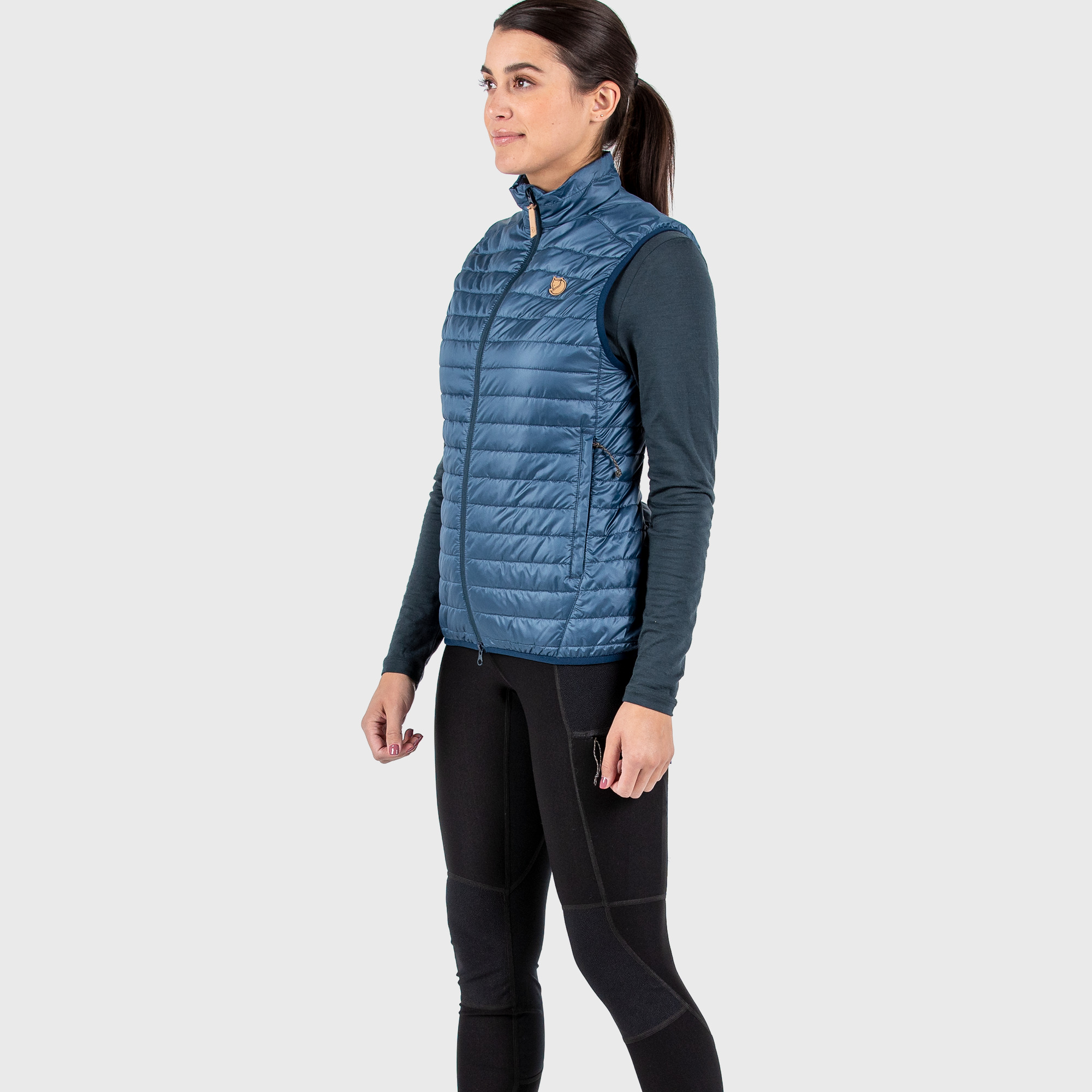 4679-abisko-padded-vest-w–1.jpg