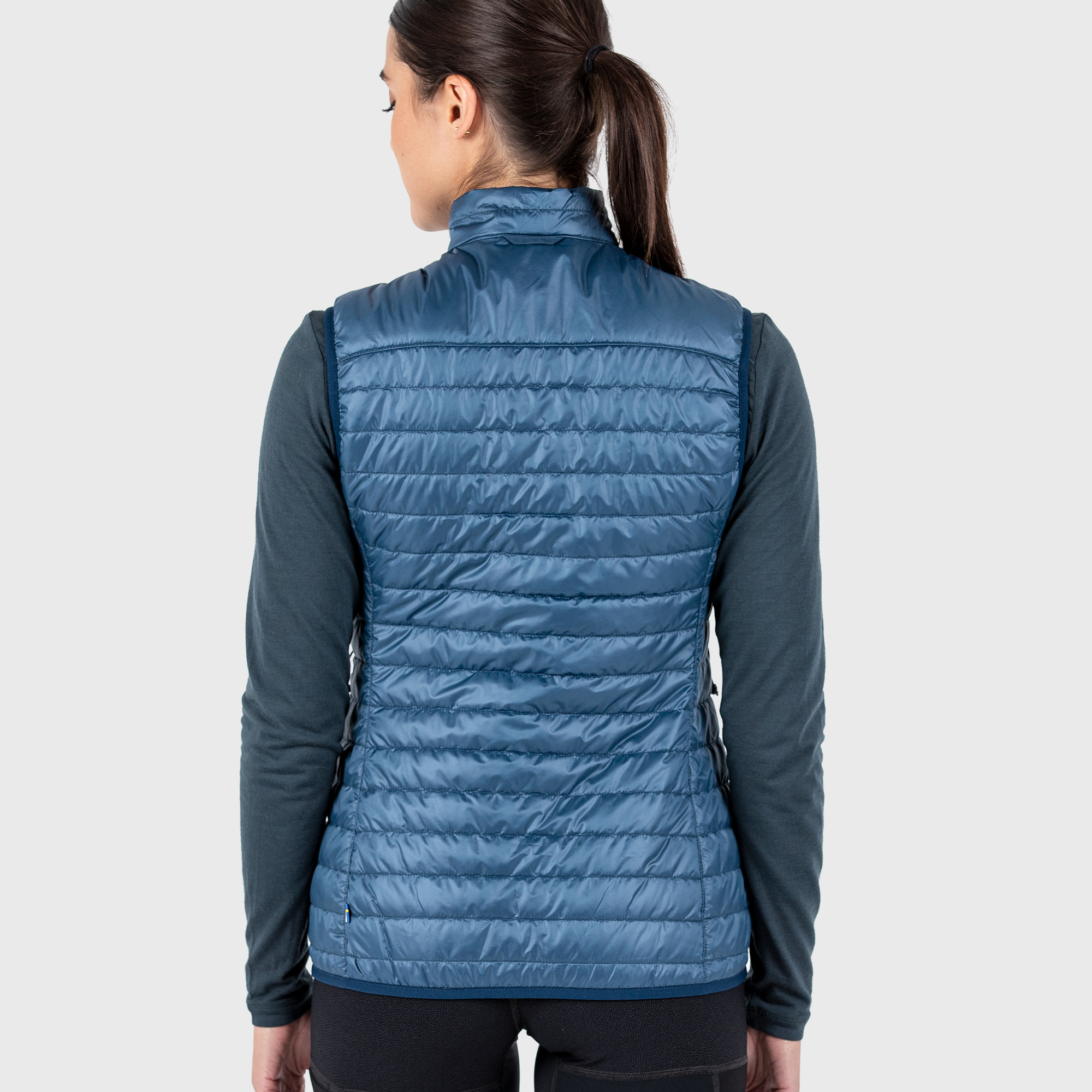 4679-abisko-padded-vest-w–1.jpg